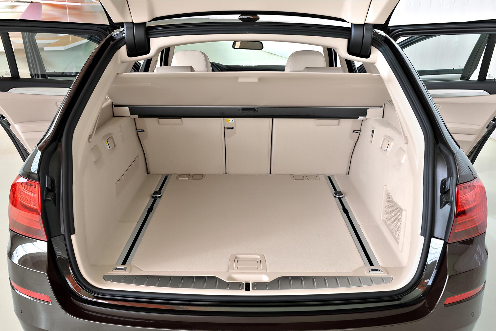BMW 5 Touring 2014 - багажное отделение