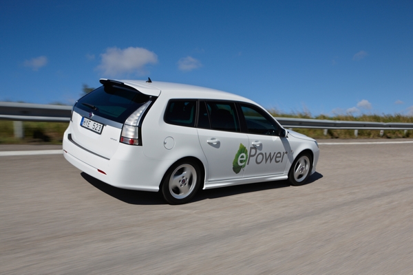 Шведские автомобилестроители представили новый электромобиль SAAB 9-3 EV