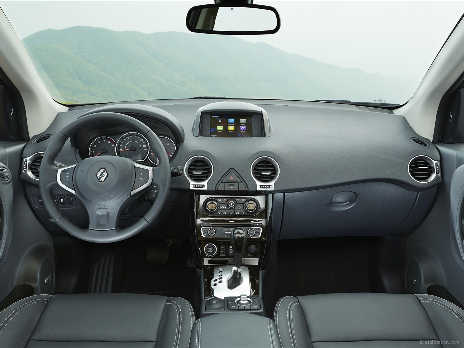 Renault Koleos 2014 - интерьер салона